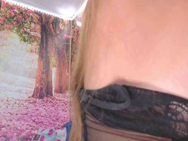 Erotic-cum webcam