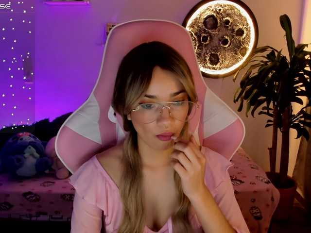 nataly-29, en directo ahora en BongaCams
