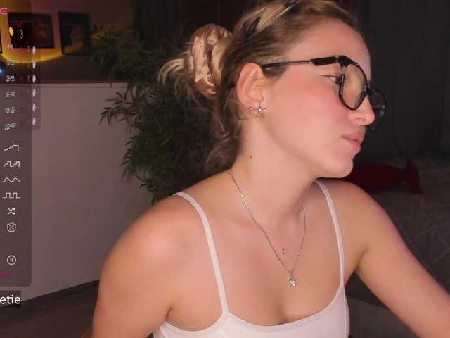 AprilCoy Porn