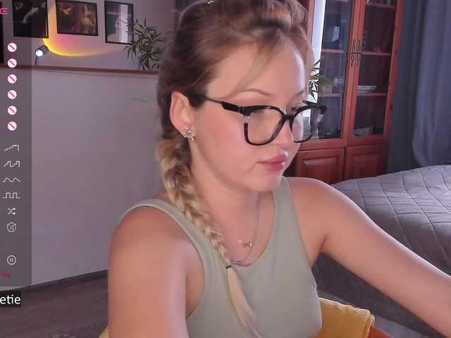 AprilCoy live cam on BongaCams