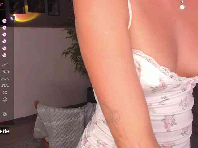 AprilCoy webcam