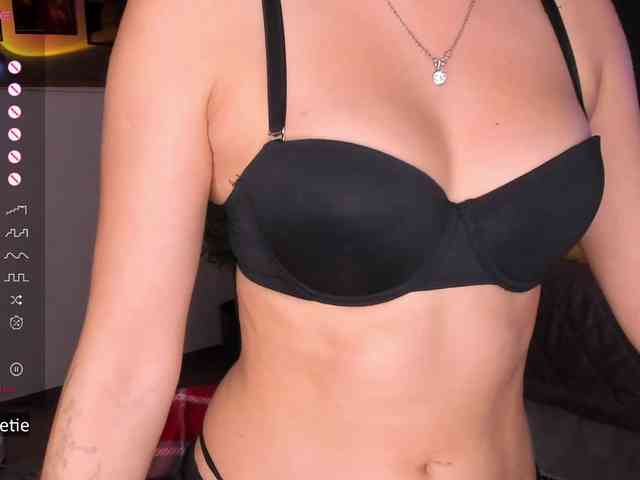AprilCoy webcam