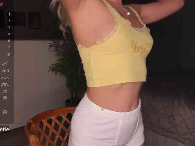 AprilCoy webcam