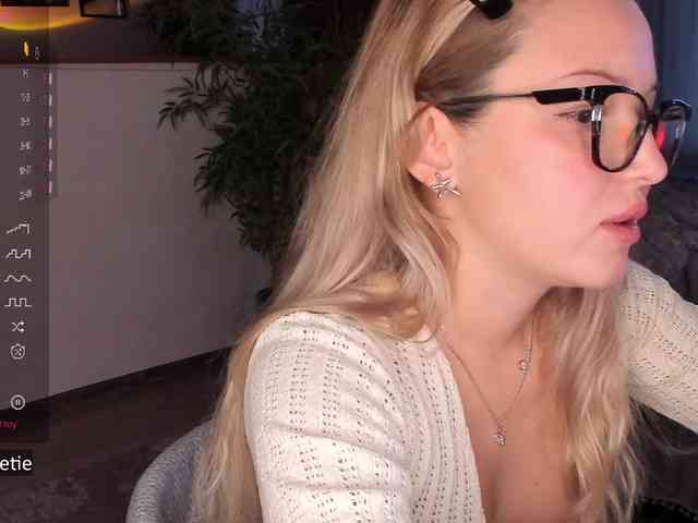 AprilCoy webcam