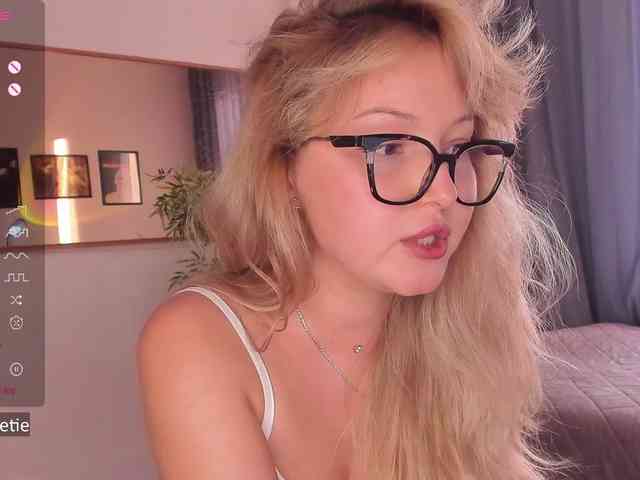 AprilCoy webcam