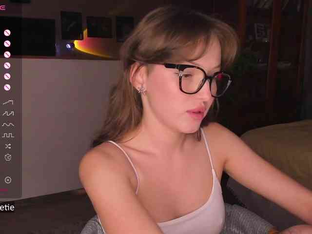 AprilCoy webcam