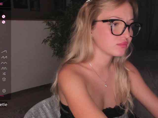 AprilCoy webcam