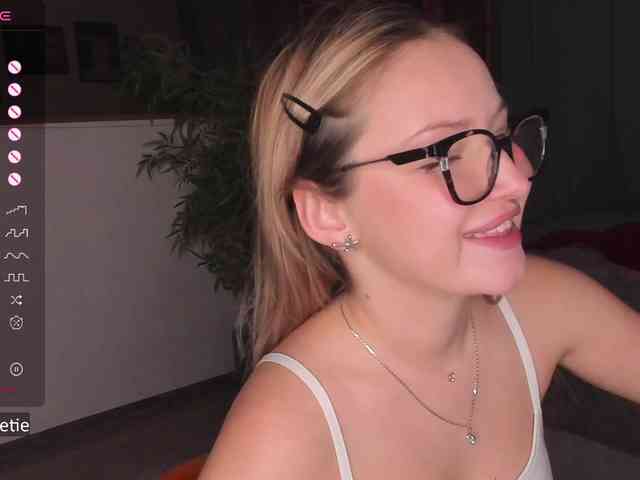 AprilCoy webcam