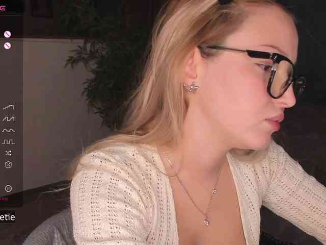 AprilCoy webcam