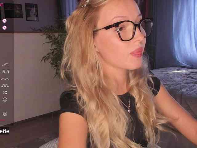 AprilCoy webcam