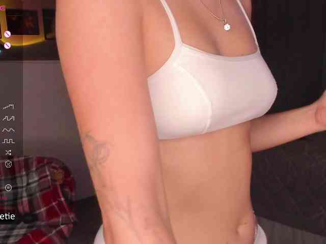 AprilCoy webcam