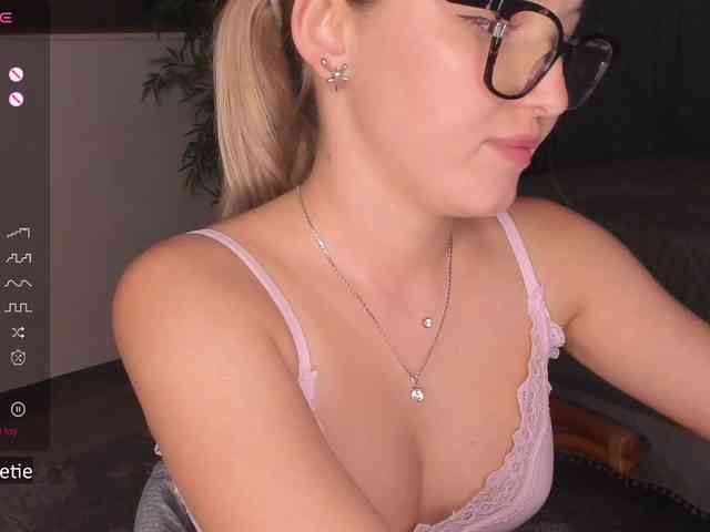 AprilCoy webcam
