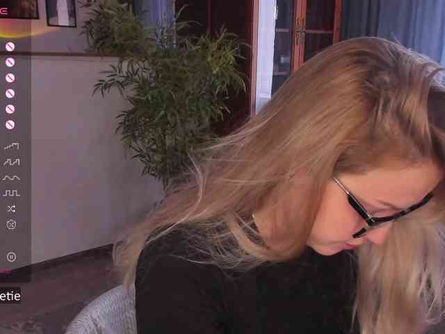 AprilCoy webcam