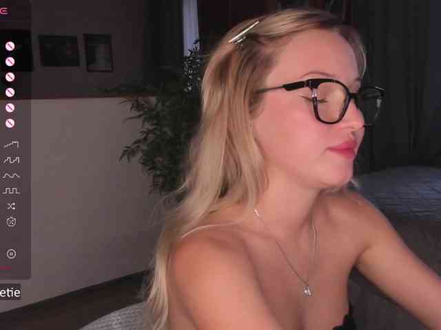 AprilCoy webcam