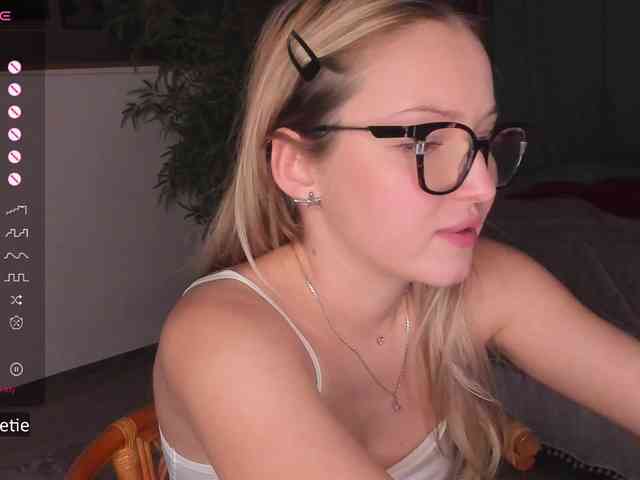AprilCoy webcam