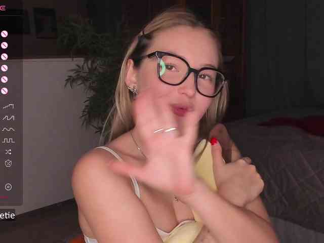 AprilCoy webcam