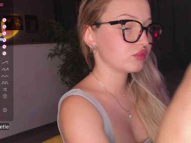 AprilCoy AprilCoy