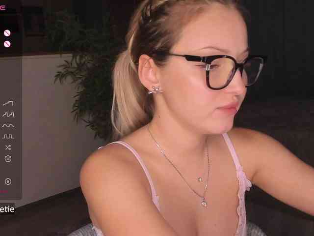 AprilCoy webcam