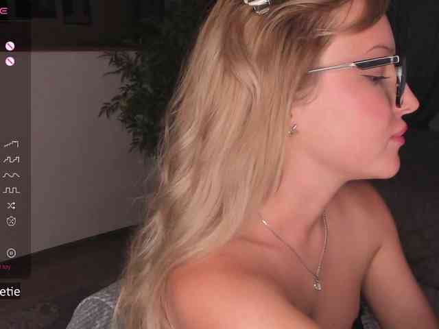 AprilCoy webcam