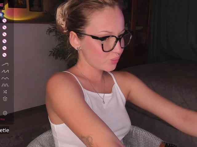 AprilCoy webcam