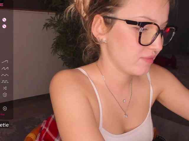 AprilCoy webcam