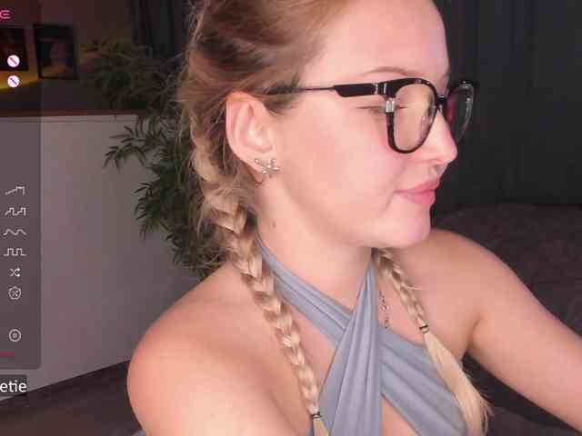 AprilCoy webcam