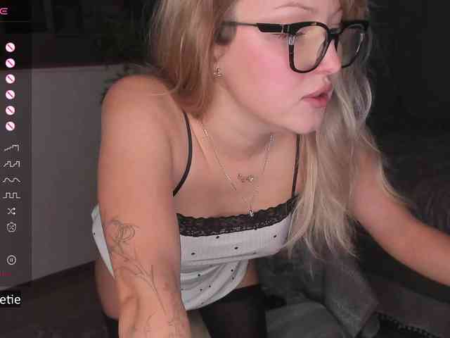 AprilCoy webcam