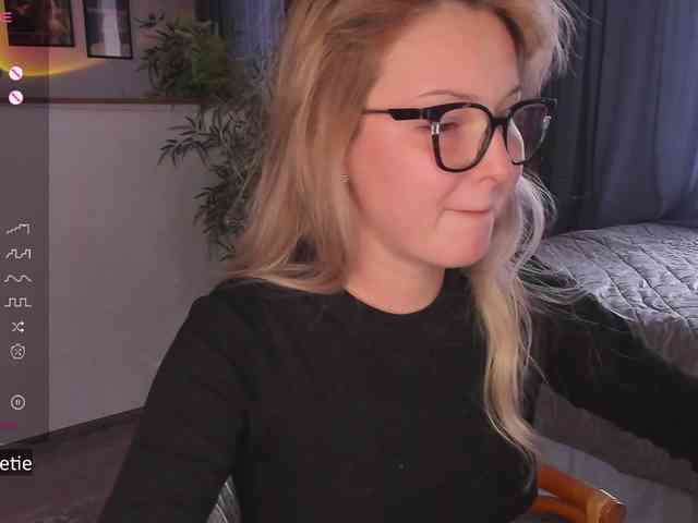 AprilCoy webcam