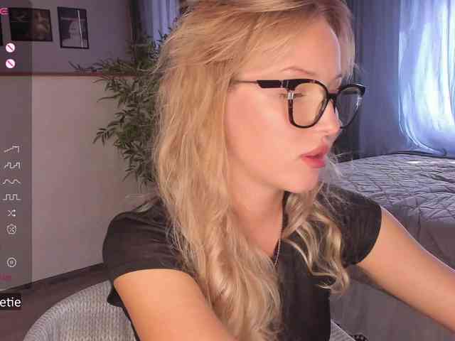 AprilCoy webcam