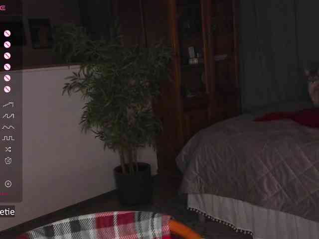 AprilCoy webcam