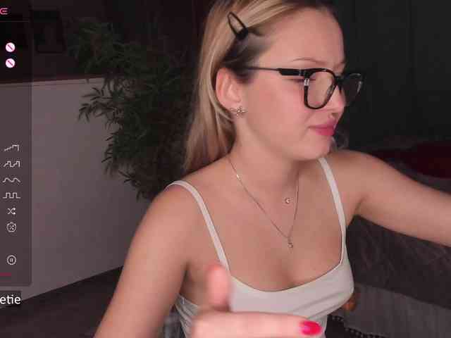 AprilCoy webcam