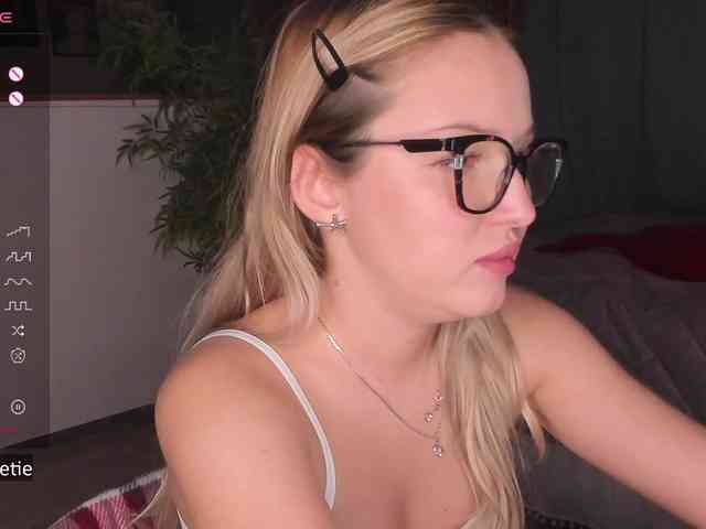 AprilCoy webcam
