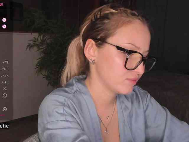 AprilCoy webcam