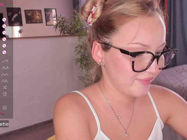 AprilCoy webcam