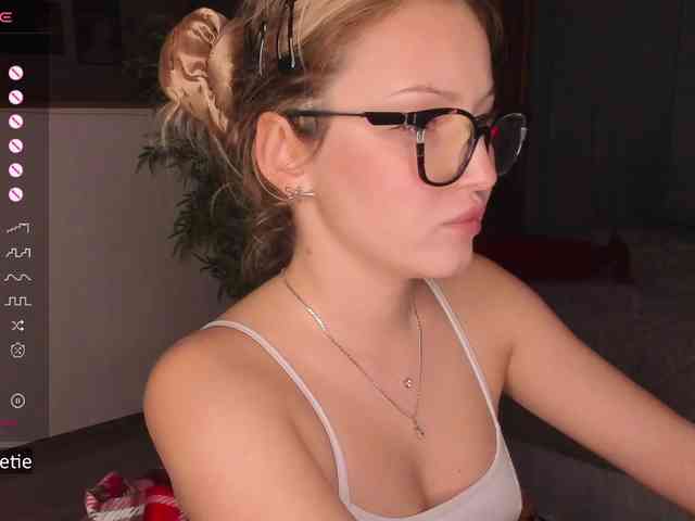 AprilCoy webcam