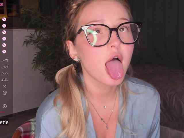 AprilCoy webcam