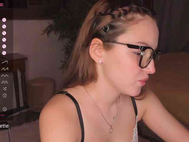 AprilCoy webcam