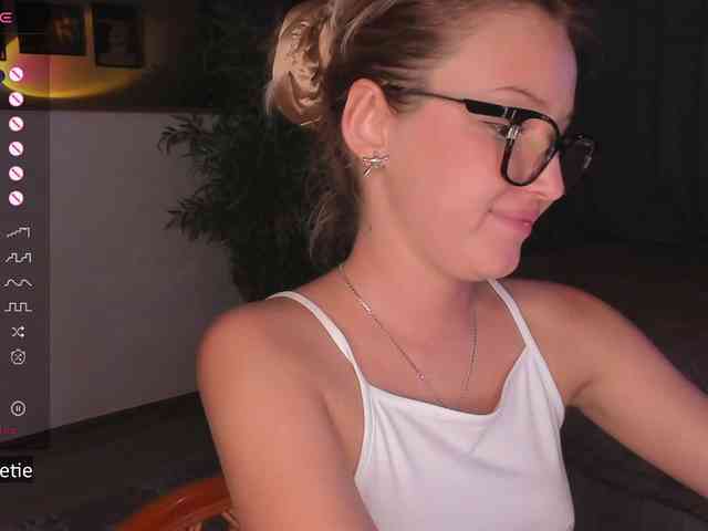 AprilCoy webcam