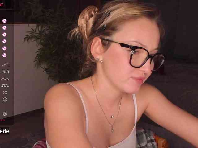 AprilCoy webcam