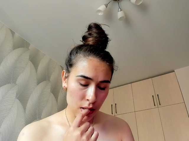 Bambiiiii live cam on BongaCams