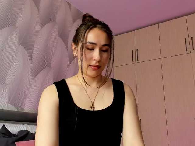 Bambiiiii's BongaCams show and profile