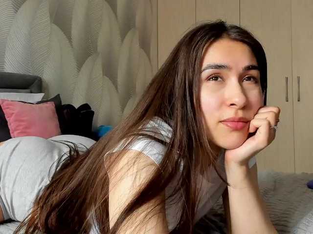 Bambiiiii's BongaCams show and profile