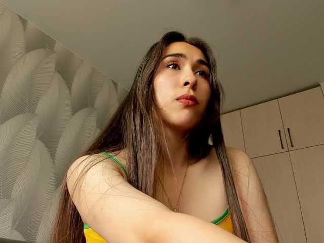 Bambiiiii — live female cam
