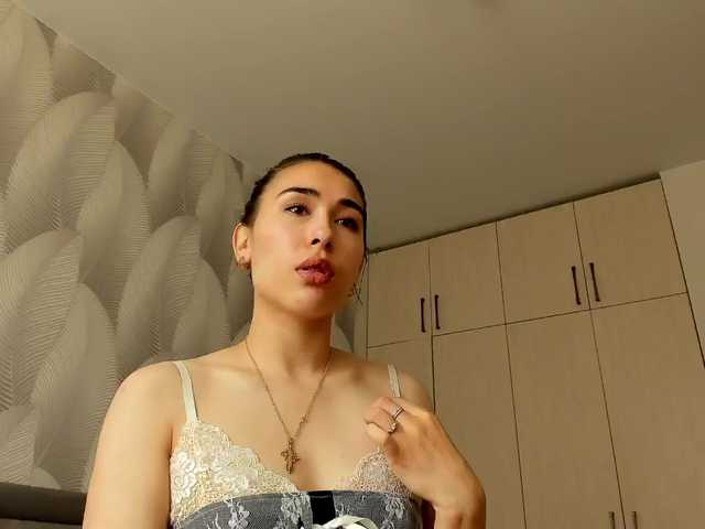 Bambiiiii live cam on BongaCams