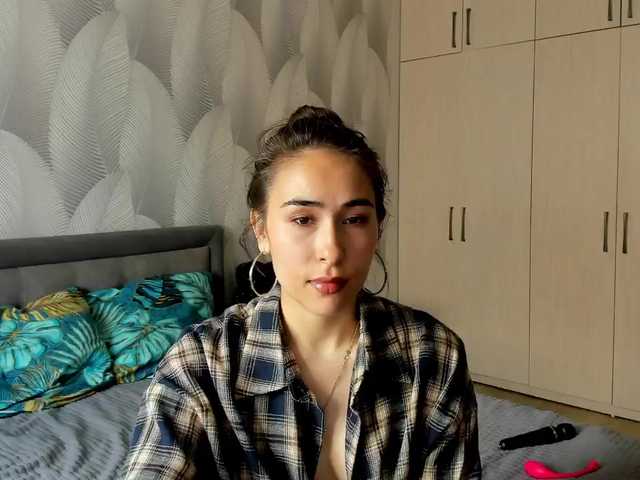Bambiiiii live cam on BongaCams