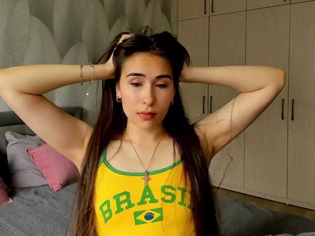 Bambiiiii — live female cam
