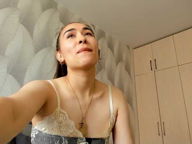 Bambiiiii live cam on BongaCams