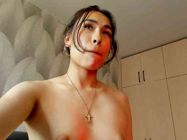 Bambiiiii Live Webcam on BongaCams