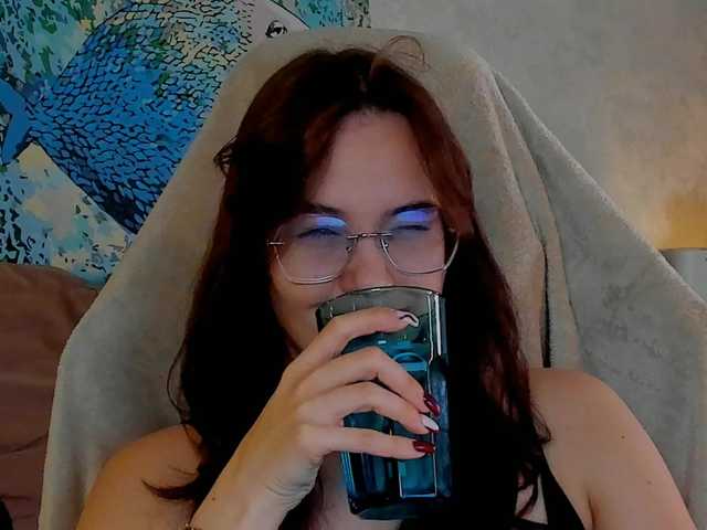 Mia-mit's BongaCams show and profile