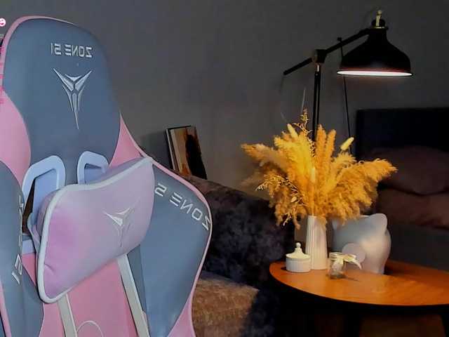 Mia-mit live cam on BongaCams